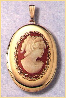 14K gold cameo locket with traditional profile pose