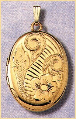 14K gold oval locket