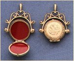 swivel_locket.jpg (7512 bytes)